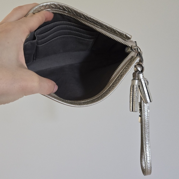 Coach Wristlet - Picture 3 of 17